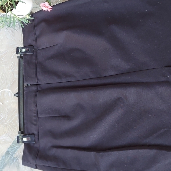 Liz Claiborne skirt. Size 14. - Picture 4 of 9